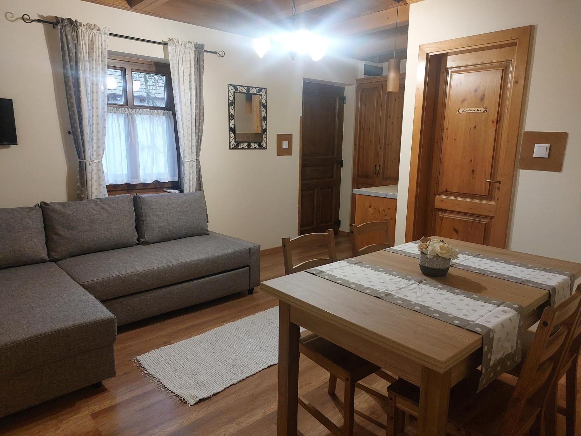 Toth Vendeghaz Es Apartmanhaz Ujfeherto المظهر الخارجي الصورة